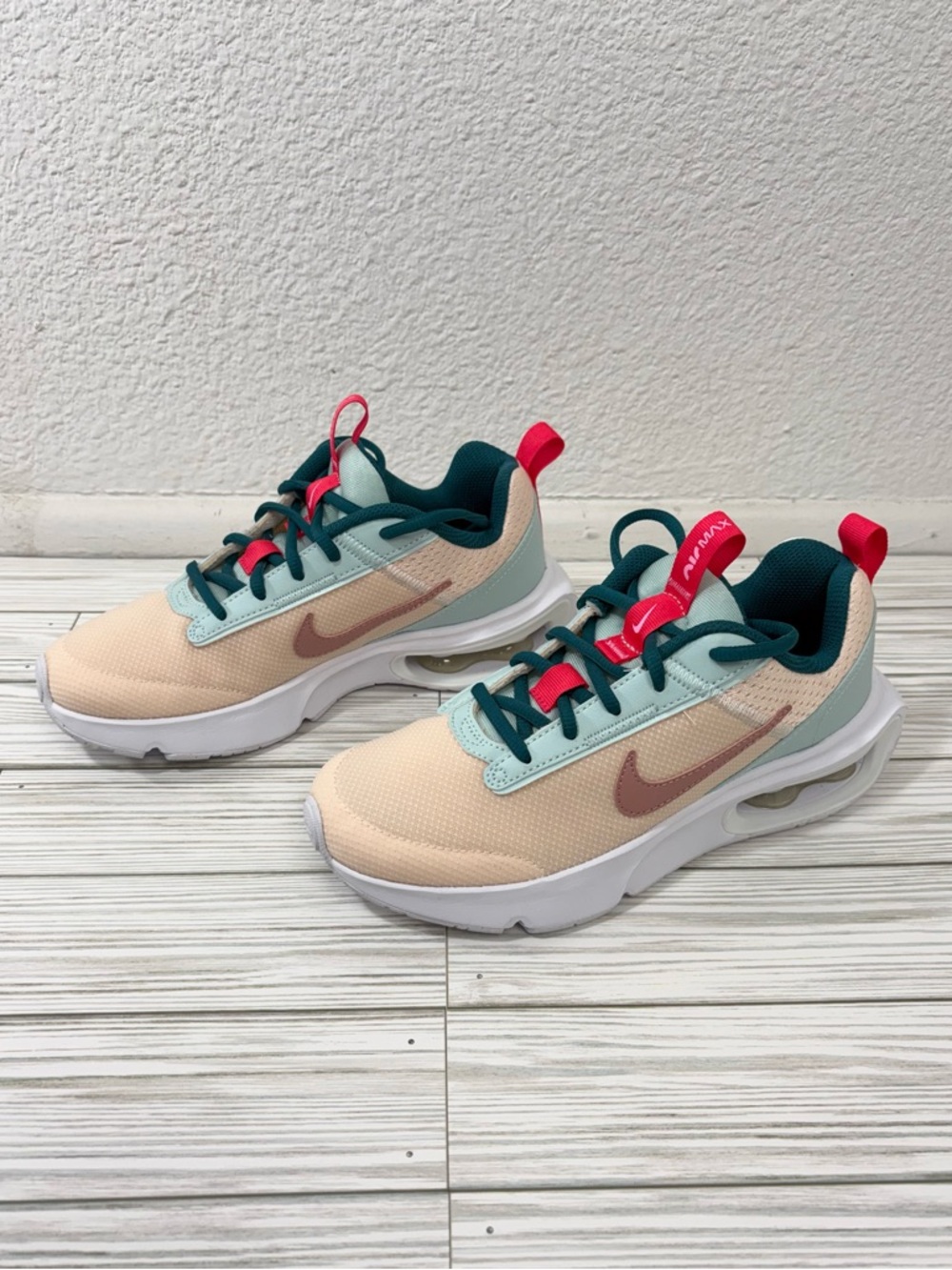 Nike Air Max INTRLK Lite  Guava Ice/Jade Ice Youth Sz 5.5/Women’s Sz 7 Sneakers